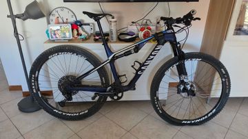 Canyon Lux CF 7 2022 2022 MTB d'occasion