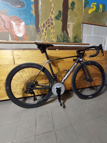 Orbea ORCA M35i 2025 2025 Road & Gravel usato, Nero — immagine 2 di 9