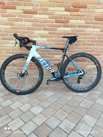 Použité Factor OSTRO VAM SRAM Force eTap AXS 2023 2023 Road & Gravel