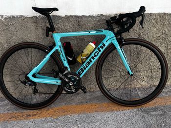 Gebrauchtes Bianchi Aria Ultegra 2018 2018 Road & Gravel, Grün — Bild 1 von 3