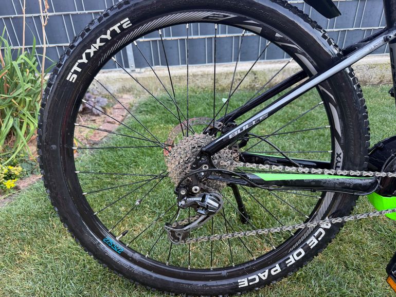 Used BULLS SIX50 E1 CX 2017 Mountainbike, Black — image 5 of 9