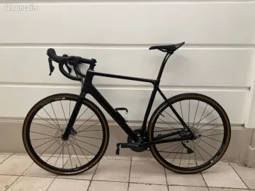 Gebrauchtes Canyon Endurace CF SL Disc 8.0 2018 2018 Road & Gravel, Schwarz — Bild 3 von 9