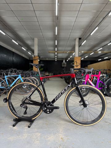 Použité Ridley Falcn - Shimano Ultegra DI2 2x12sp 2024 2024 Road & Gravel