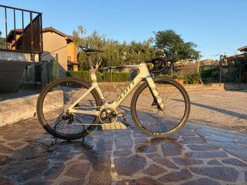 Použité Scott Foil RC 30 2025 2025 Road & Gravel