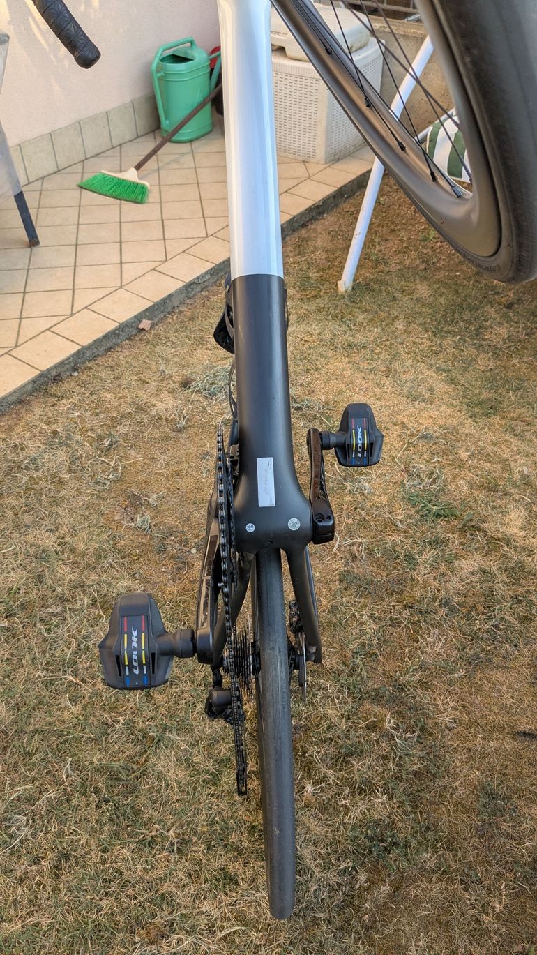 Scott Addict RC 10 2025 2025 Road & Gravel usato, Bianco — immagine 10 di 10