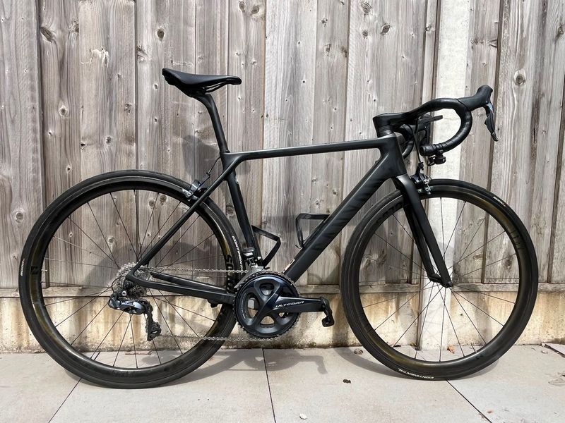Tweedehands Canyon Ultimate CF SLX 8.0 Di2 2019 2019 Road & Gravel