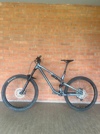 Použité Commencal Meta Shimano Deore 2021 Mountainbike — obrázek 7 z 14
