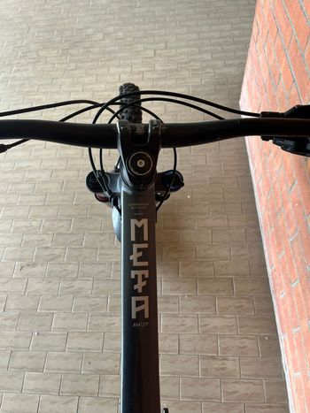 Použité Commencal Meta Shimano Deore 2021 Mountainbike — obrázek 6 z 14
