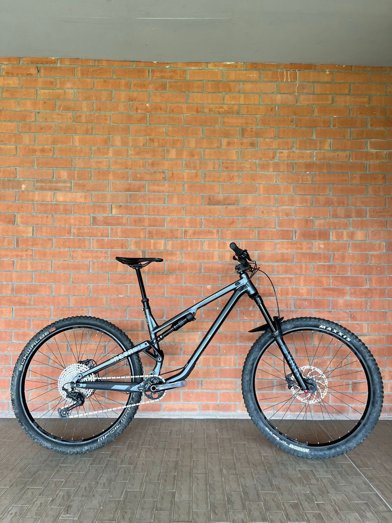 Použité Commencal Meta Shimano Deore 2021 Mountainbike — obrázek 1 z 14