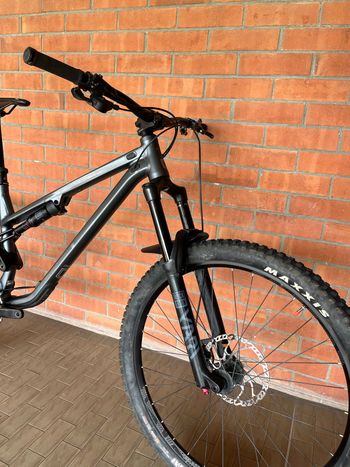 Použité Commencal Meta Shimano Deore 2021 Mountainbike — obrázek 9 z 14