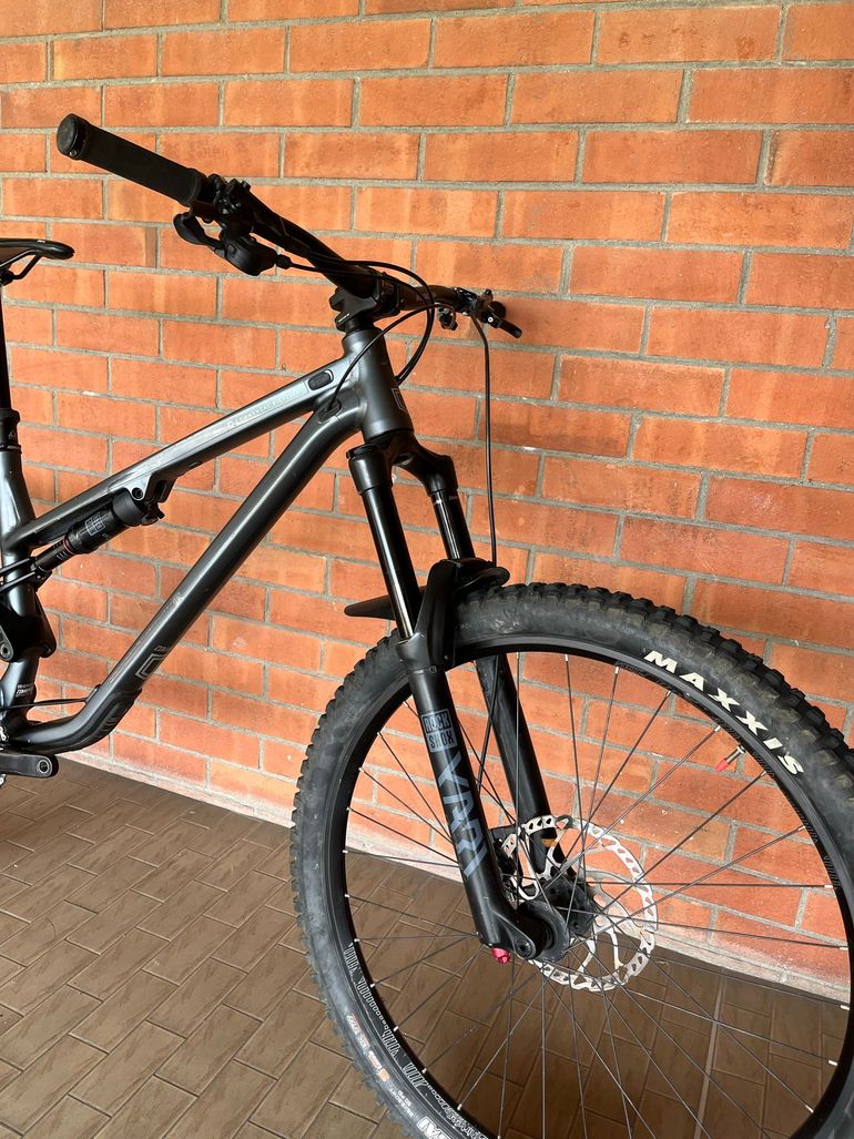 Použité Commencal Meta Shimano Deore 2021 Mountainbike — obrázek 9 z 14