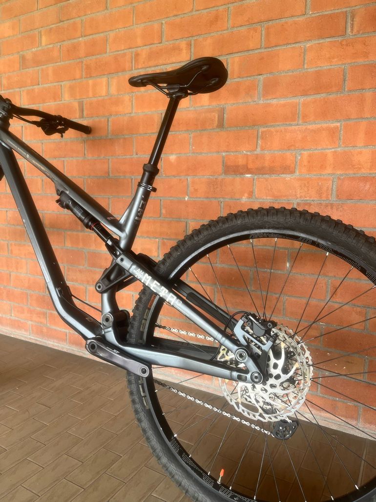 Použité Commencal Meta Shimano Deore 2021 Mountainbike — obrázek 3 z 14