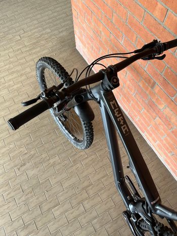 Použité Commencal Meta Shimano Deore 2021 Mountainbike — obrázek 5 z 14