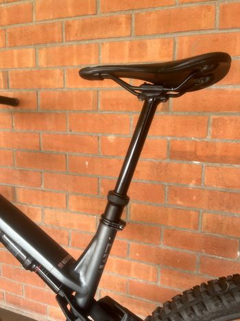 Použité Commencal Meta Shimano Deore 2021 Mountainbike — obrázek 4 z 14