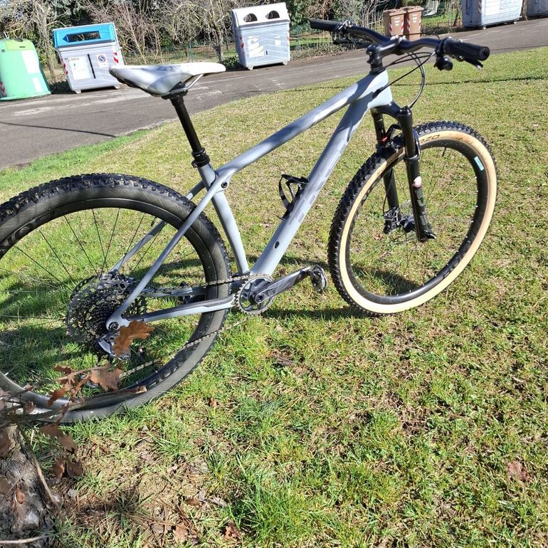 Gebrauchtes Trek Procaliber 9.8 2023 2023 Mountainbike, Hellgrau, 29 — Bild 5 von 9