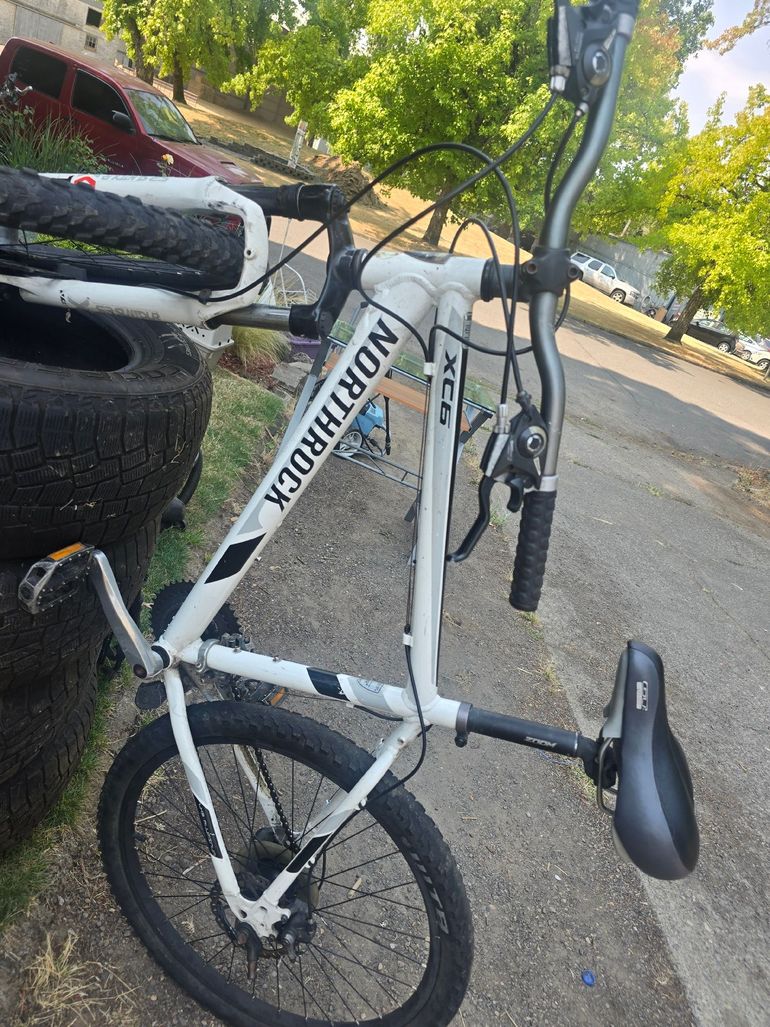 Used Northrock Custom Shimano Dura Ace Di2 2012 Road & Gravel, White — image 2 of 3