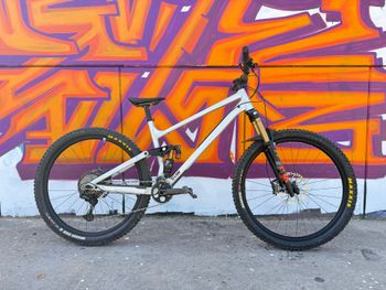 Použité RAAW Jibb Shimano Deore XT 2023 Mountainbike — obrázek 1 z 9