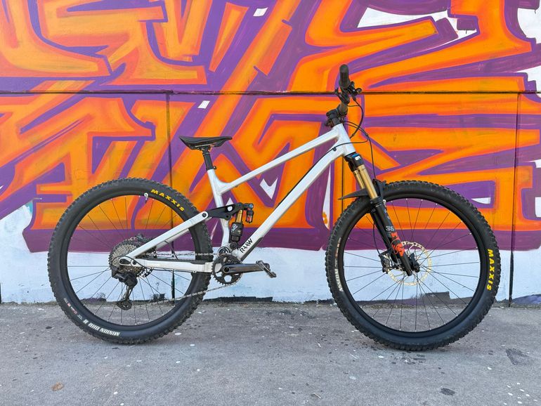 Použité RAAW Jibb Shimano Deore XT 2023 Mountainbike — obrázek 1 z 9
