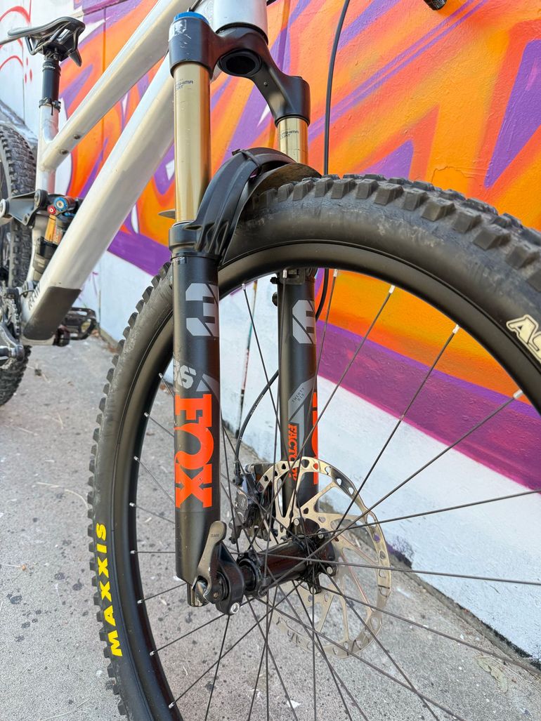 Použité RAAW Jibb Shimano Deore XT 2023 Mountainbike — obrázek 8 z 9