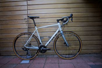 Scott Speedster 10 disc 2019 2019 Road & Gravel usato, Bianco — immagine 1 di 13