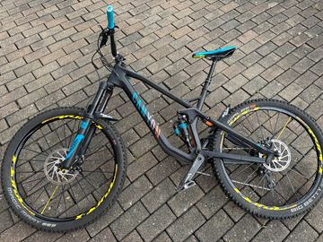 Gebrauchtes Canyon Strive CF9.0 2017 Mountainbike, Schwarz — Bild 12 von 27
