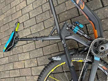 Canyon Strive CF9.0 2017 Mountainbike usato, Nero — immagine 16 di 27