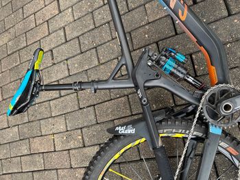 Canyon Strive CF9.0 2017 Mountainbike usato, Nero — immagine 11 di 27