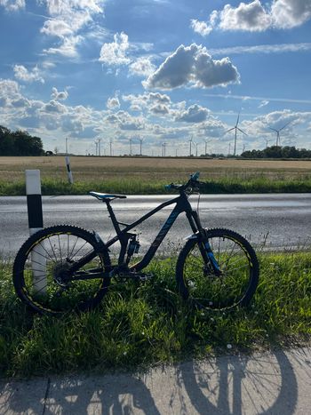 Canyon Strive CF9.0 2017 Mountainbike usato, Nero — immagine 13 di 27