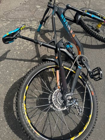 Canyon Strive CF9.0 2017 Mountainbike usato, Nero — immagine 6 di 27