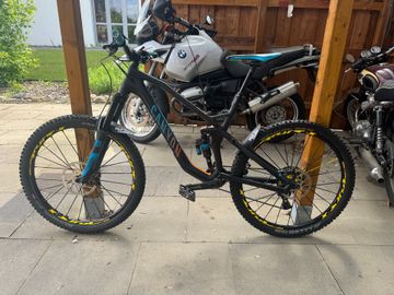 Gebrauchtes Canyon Strive CF9.0 2017 Mountainbike, Schwarz — Bild 24 von 27