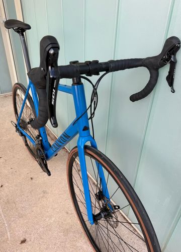 Canyon Endurace 8 Disc 2023 2023 Road & Gravel usato, Blu — immagine 3 di 11