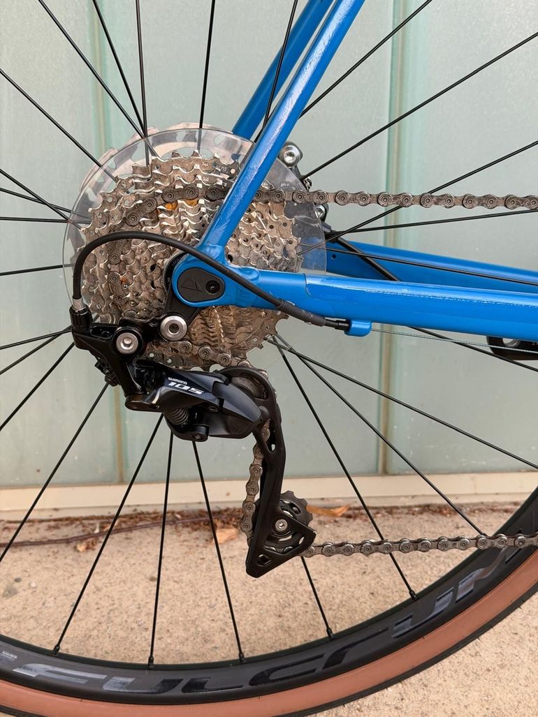 Canyon Endurace 8 Disc 2023 2023 Road & Gravel usato, Blu — immagine 9 di 11
