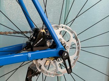 Canyon Endurace 8 Disc 2023 2023 Road & Gravel usato, Blu — immagine 8 di 11