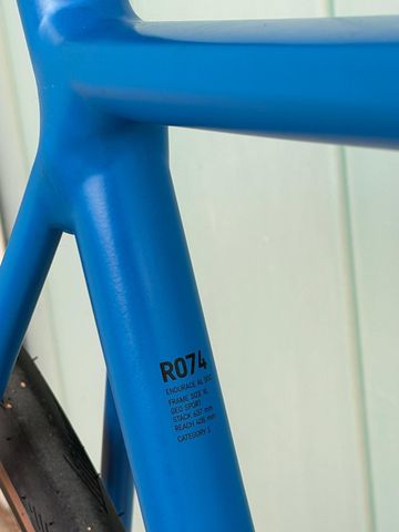 Canyon Endurace 8 Disc 2023 2023 Road & Gravel usato, Blu — immagine 5 di 11