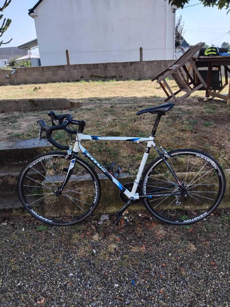 Used Vitus Custom Shimano 105 2016 Road & Gravel