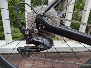 Used Trek Domane SL 5 2022 2022 Road & Gravel, Black — image 9 of 12