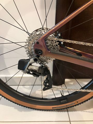 Gebrauchtes Giant Revolt Advanced Pro 1 2025 2025 Road & Gravel, Violett — Bild 21 von 25