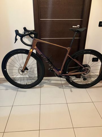 Gebrauchtes Giant Revolt Advanced Pro 1 2025 2025 Road & Gravel, Violett — Bild 2 von 25