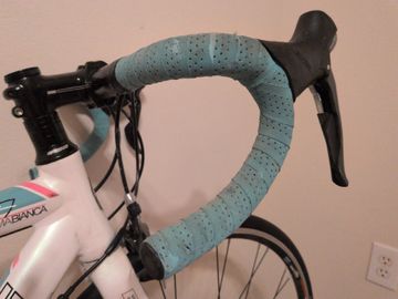 Used Bianchi Via Nirone Dama Sora 2016 2016 Road & Gravel, White — image 8 of 16