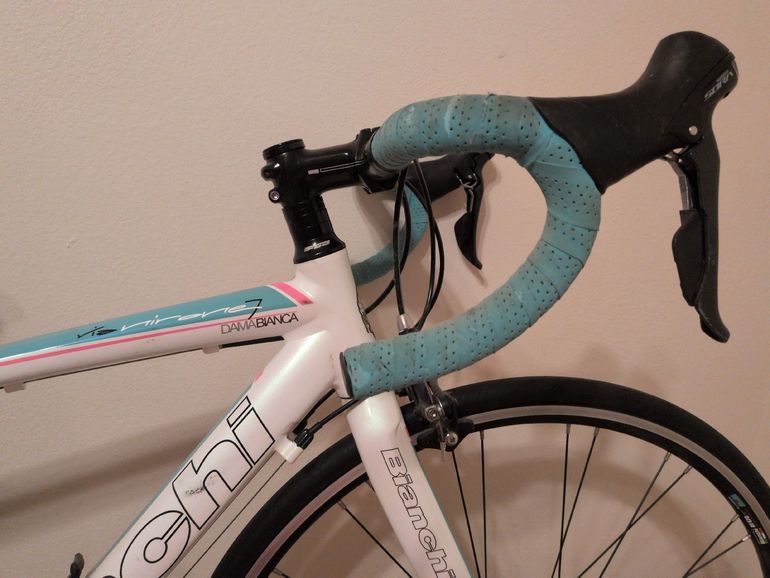 Used Bianchi Via Nirone Dama Sora 2016 2016 Road & Gravel, White — image 7 of 16