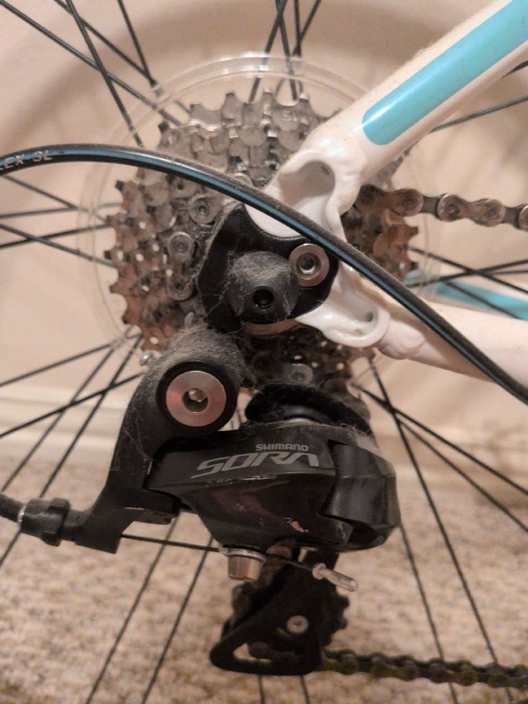 Used Bianchi Via Nirone Dama Sora 2016 2016 Road & Gravel, White — image 5 of 16