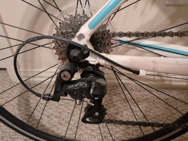 Used Bianchi Via Nirone Dama Sora 2016 2016 Road & Gravel, White — image 14 of 16