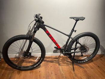Used Trek Roscoe 6 2021 2021 Mountainbike, Light Gray, 27.5 — image 2 of 3