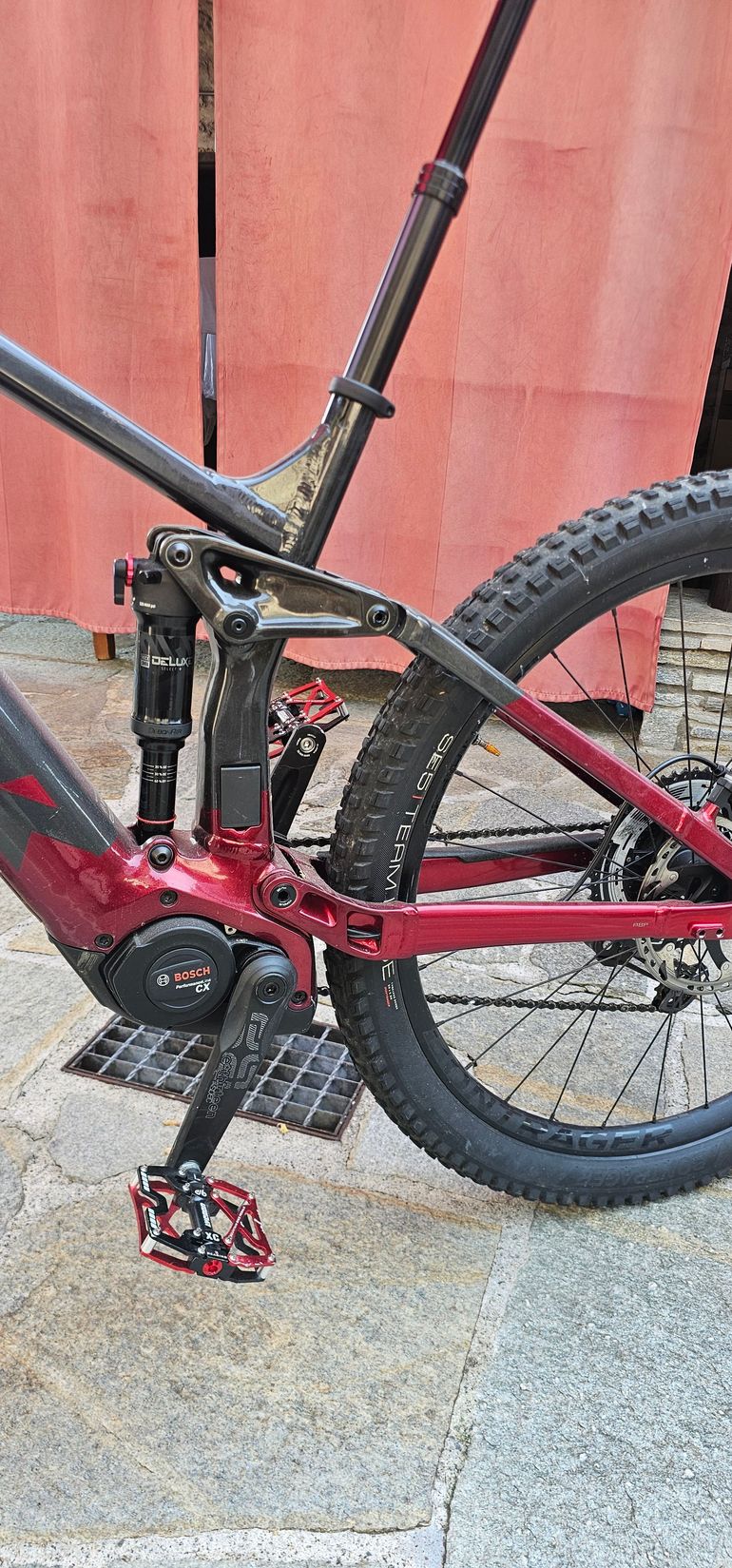 Used Trek Rail 7 2022 2022 Mountainbike, Red, 29 — image 2 of 3