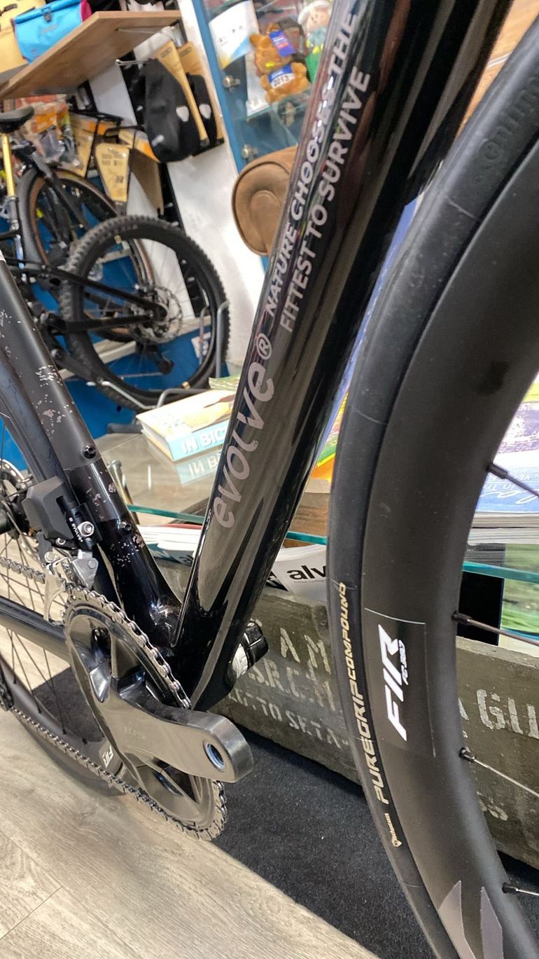 Used Evolve Custom Shimano 105 Di2 2026 Road & Gravel, Black — image 2 of 9