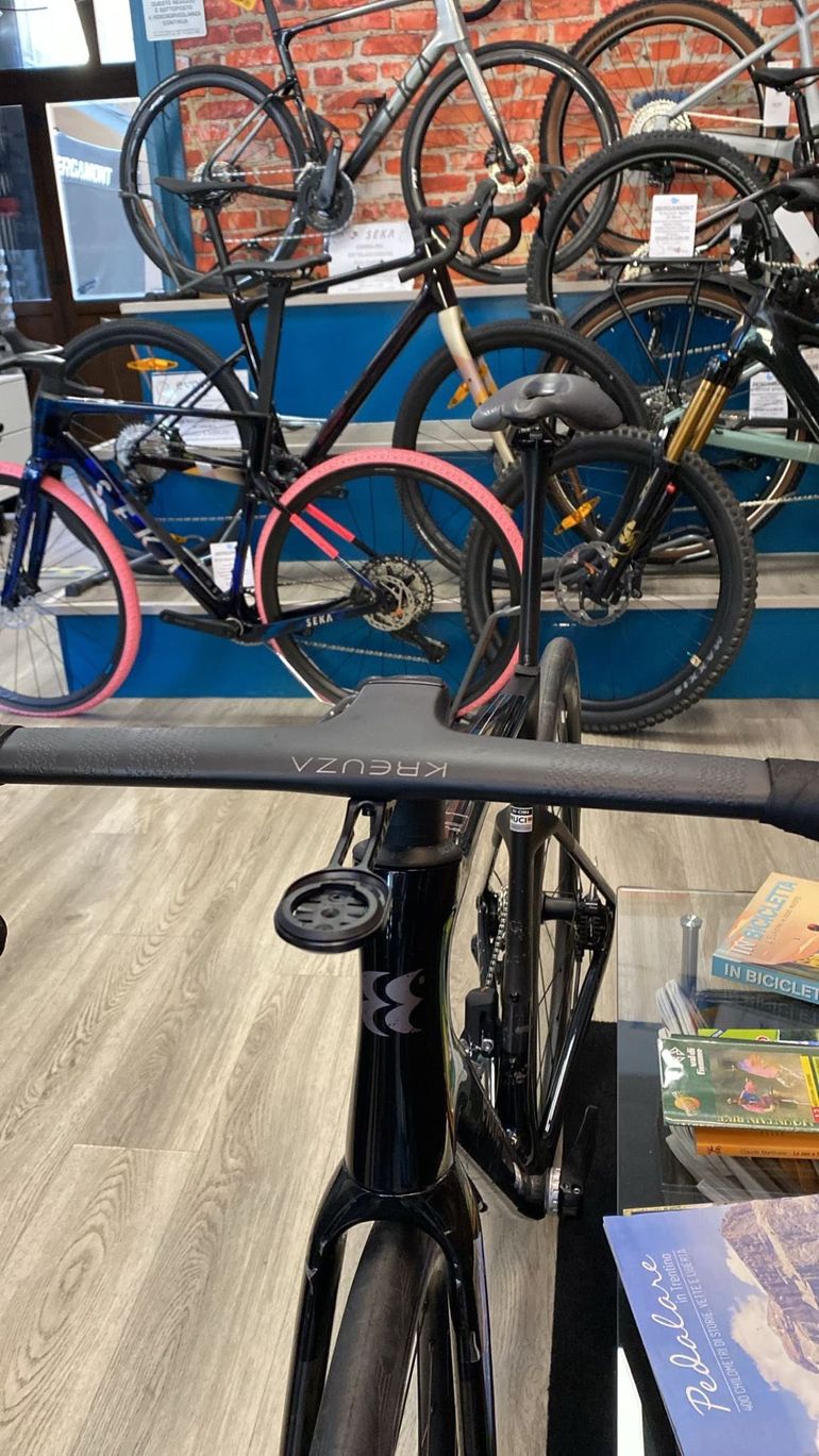 Used Evolve Custom Shimano 105 Di2 2026 Road & Gravel, Black — image 8 of 9