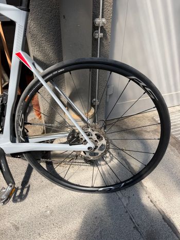 Used BMC Roadmachine 02 THREE 2020 2020 Road & Gravel, Light Gray — image 6 of 7