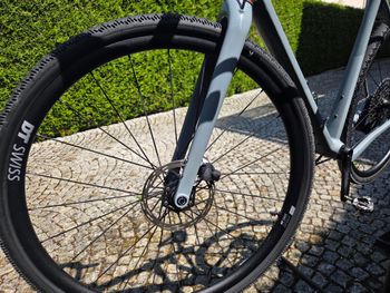 Open WI.DE. Force/Eagle AXS 2022 2022 Road & Gravel usato, Grigio chiaro — immagine 6 di 10