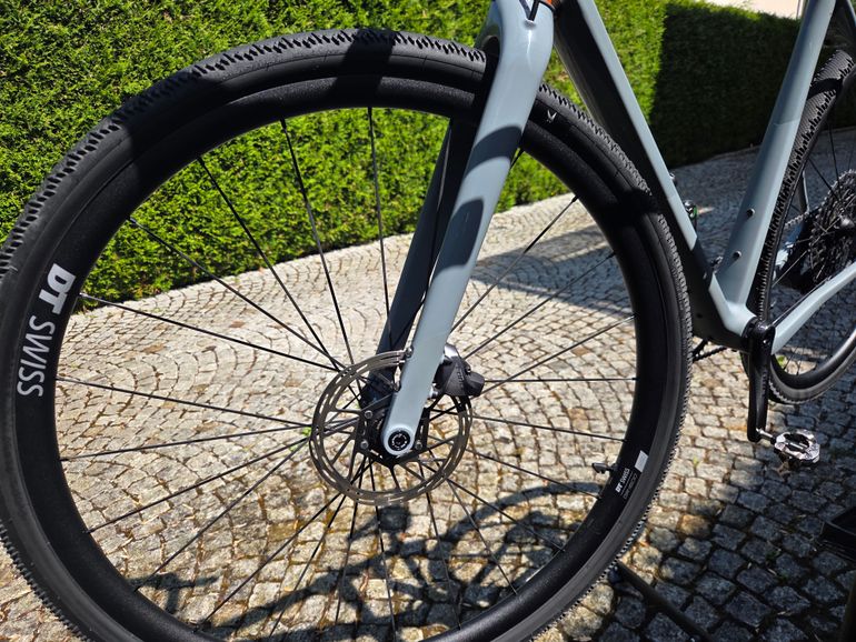 Open WI.DE. Force/Eagle AXS 2022 2022 Road & Gravel usato, Grigio chiaro — immagine 6 di 10