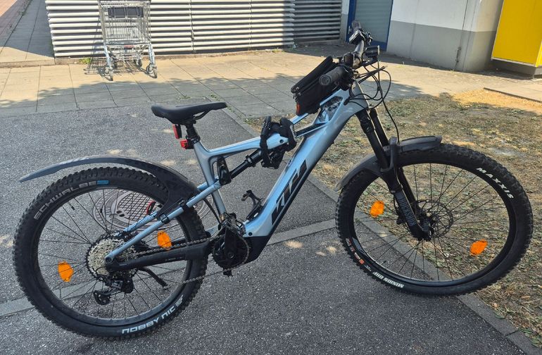 KTM MACINA KAPOHO PRO 2022 2022 Mountainbike de segunda mano, Azul — imagen 2 de 11